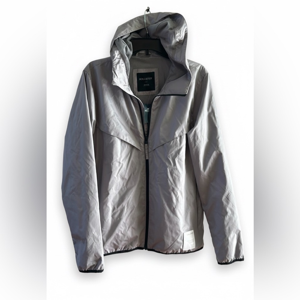 Hollister Men’s Hooded Windbreaker Rain Jacket Silver Grey Medium NWT